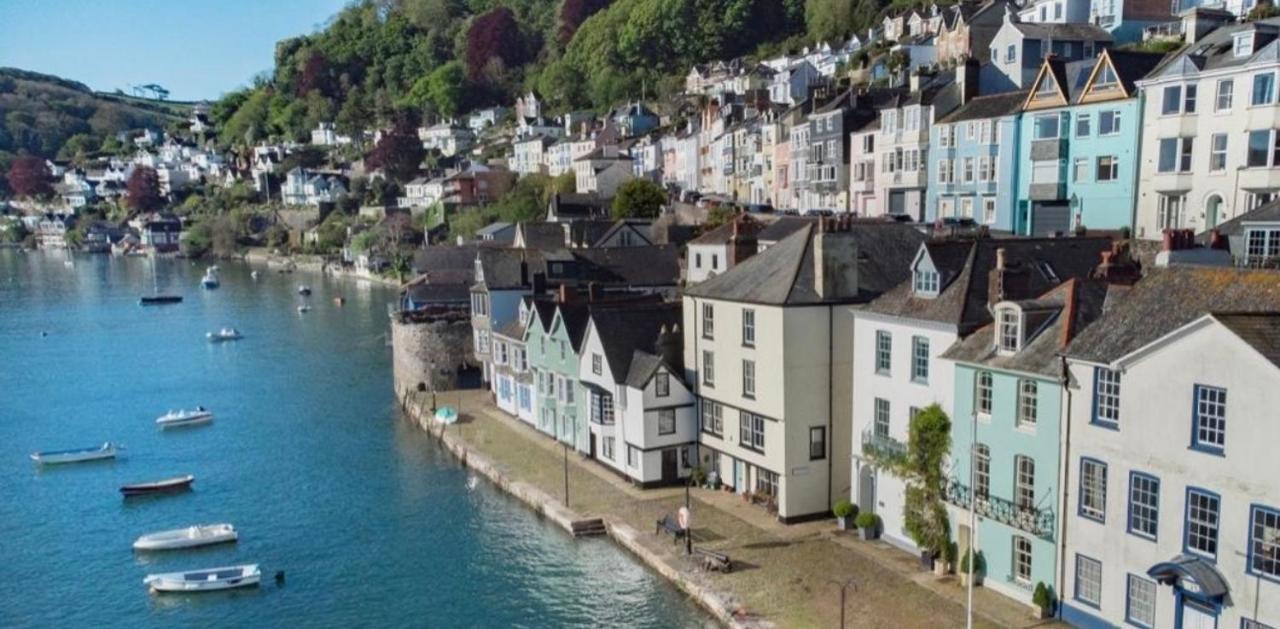Nancie'S Place - Dartmouth Town Center With Private Parking - A Traditional Georgian Private Duplex Apartment - Beautifully Refurbished - Two Bedrooms, Bathroom, Kitchen And Lounge Diner المظهر الخارجي الصورة