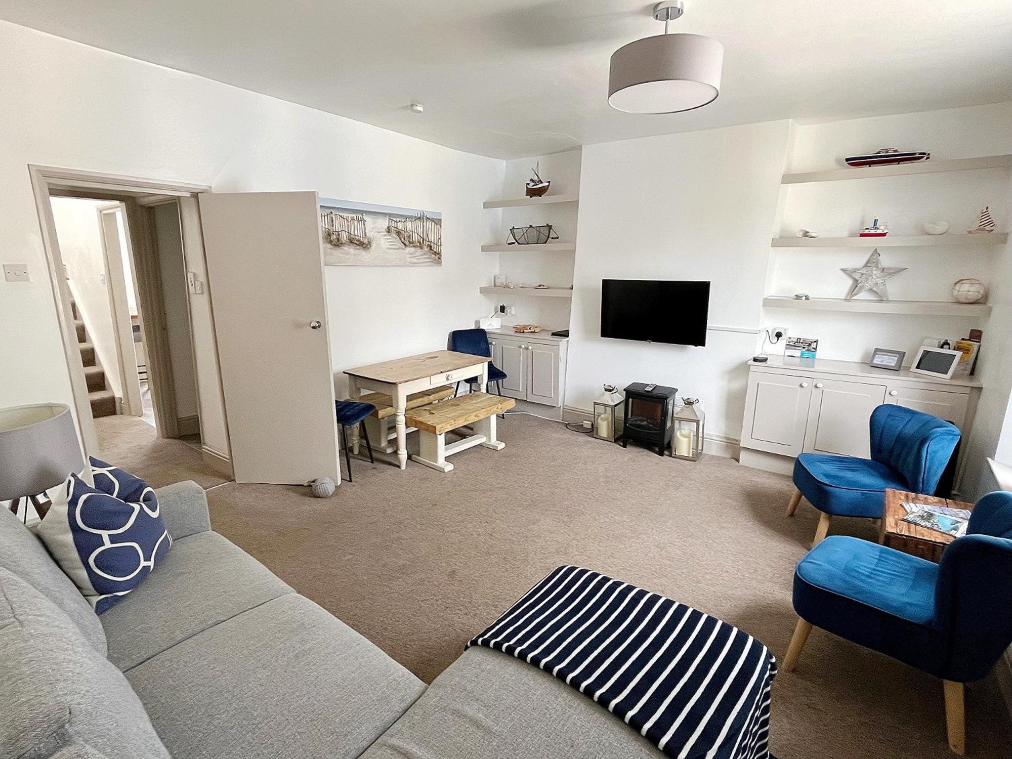 Nancie'S Place - Dartmouth Town Center With Private Parking - A Traditional Georgian Private Duplex Apartment - Beautifully Refurbished - Two Bedrooms, Bathroom, Kitchen And Lounge Diner المظهر الخارجي الصورة