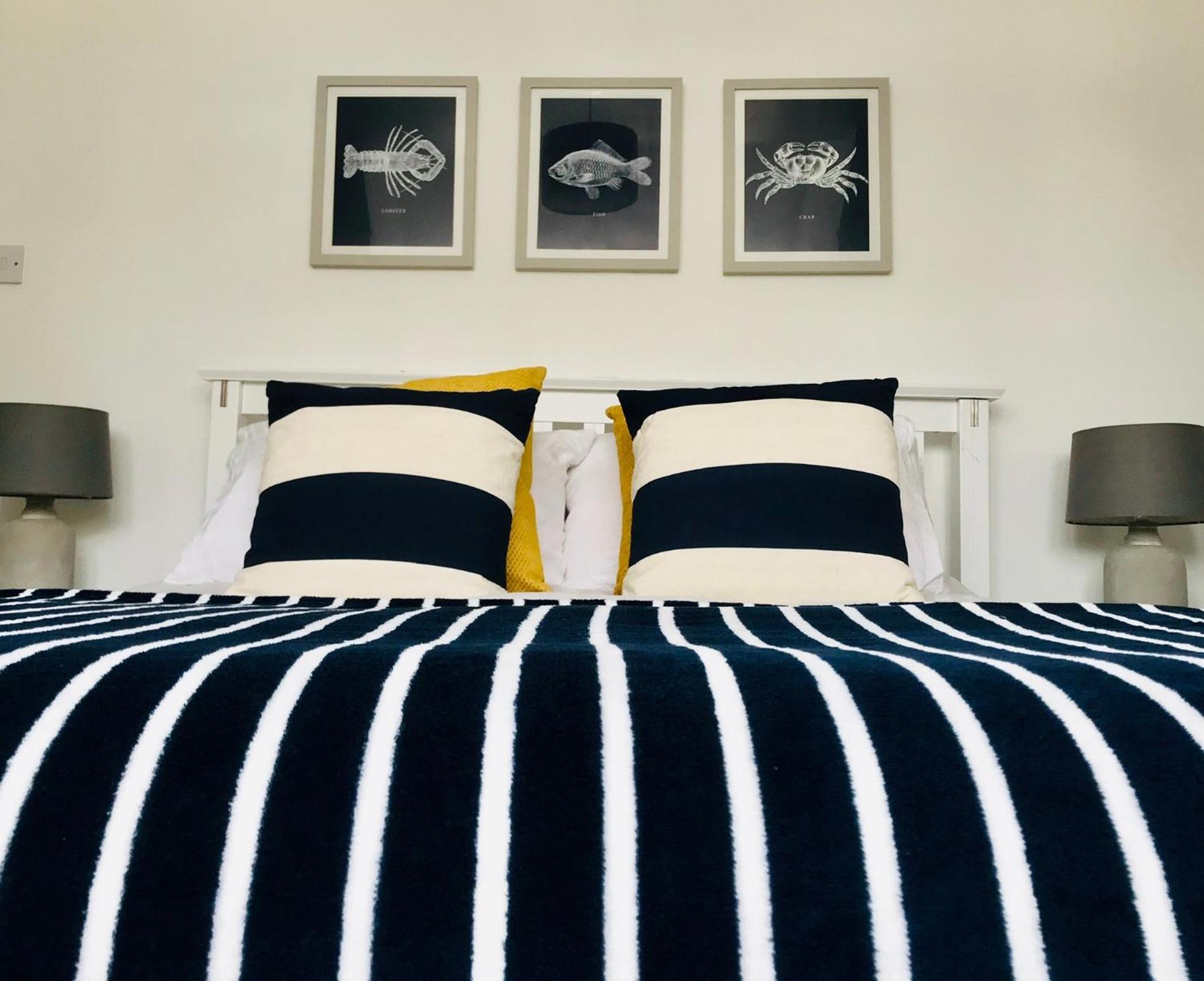 Nancie'S Place - Dartmouth Town Center With Private Parking - A Traditional Georgian Private Duplex Apartment - Beautifully Refurbished - Two Bedrooms, Bathroom, Kitchen And Lounge Diner المظهر الخارجي الصورة